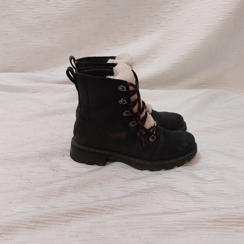 Sorel Black Leather Lace-Up Winter Boots with White Sherpa Tongue Size 7 - Picture 3 of 9